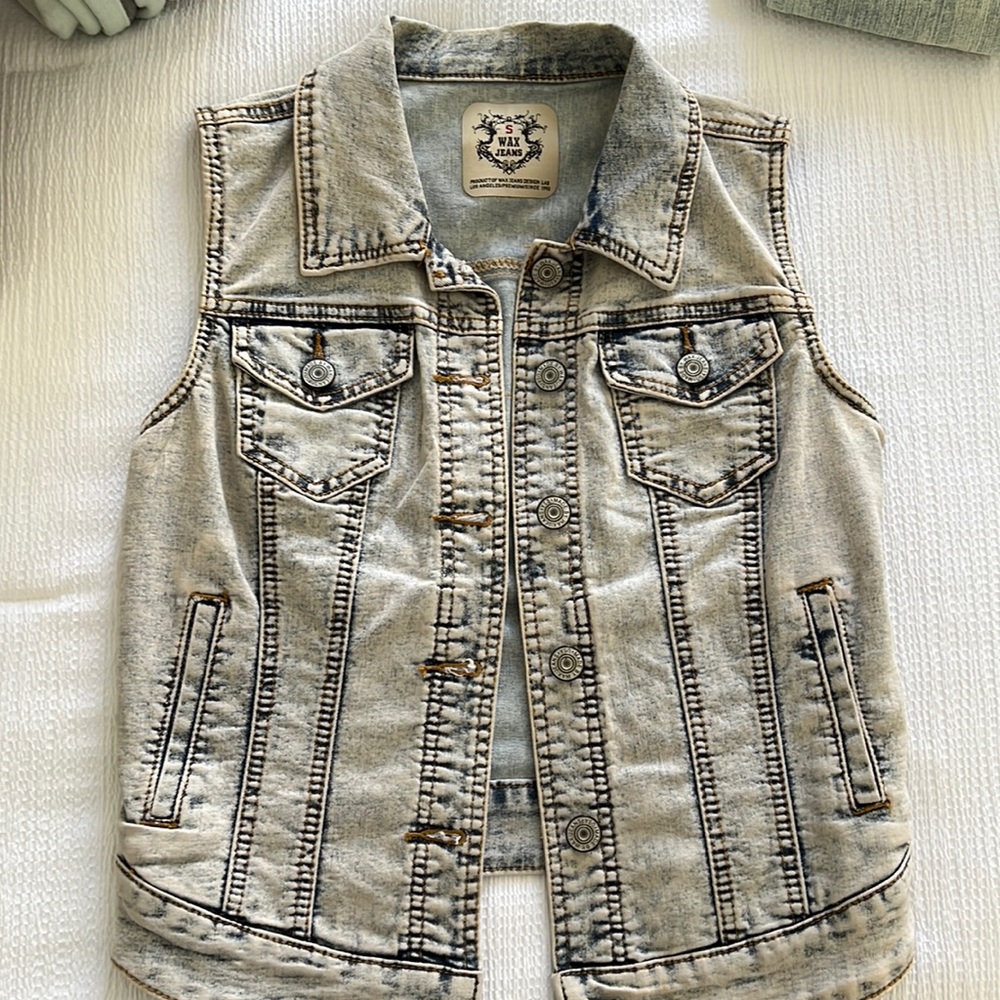 Sleeveless Jean Jacket